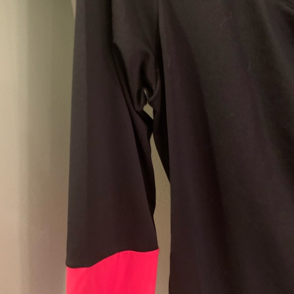 Workout 🏋️‍♀️ top - Picture 2 of 4